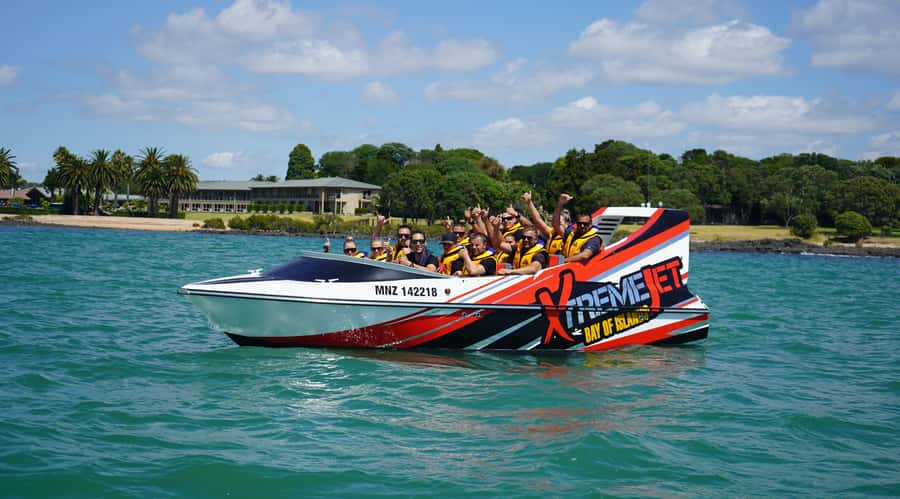 Paihia: Bay of Islands 30-minute Adventure Jet Boat Trip - The first burst: what 30 minutes of jet boating really feels like