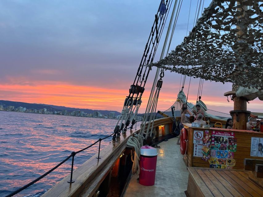 Palamós: Sunset Boat Tour with Glass of Cava - Timing expectations: sunset cruises can run on sea-clock time