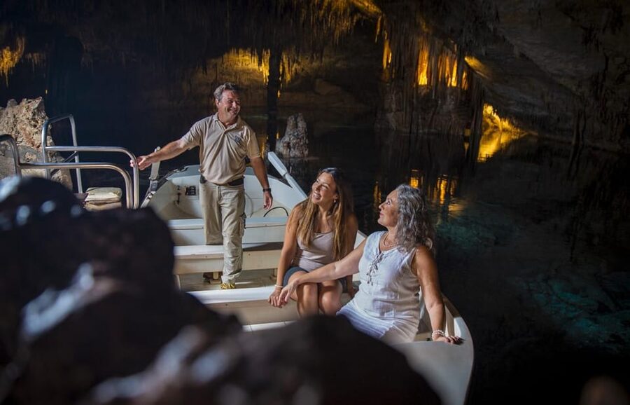 Palma: Caves of Drach Entrance, Music Concert, and Boat Trip - Palma pickup and the bus ride: easy start, clear meeting spot