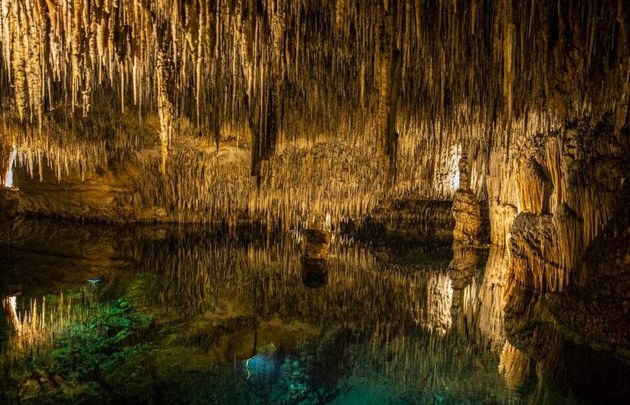 Palma: Caves of Drach Entrance, Music Concert, and Boat Trip - The 2-hour cave route: geology, lighting, and your best pace strategy