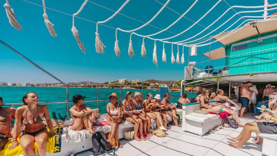 Palma: Punta Negra and Ses Illetes Boat Trip with Live Music - Mediterranean Buffet + Two Included Drinks: Value, Portions, and Bar Reality
