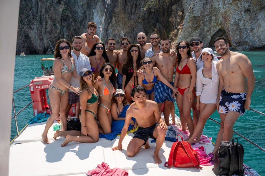 Palmarola: Boat tour with lunch on board - From Via Molo Musco to Palmarola: how the day actually plays out