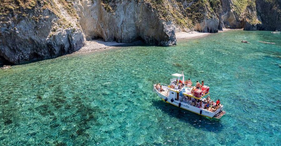 Palmarola: Boat tour with lunch on board - More swim stops along Palmarola: flexible time for your water level