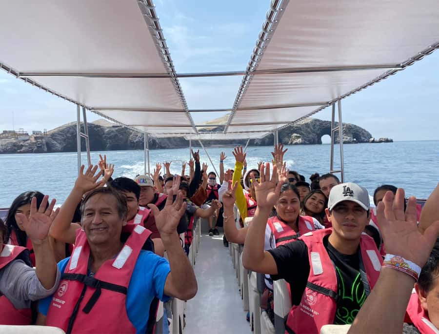 Paracas: Ballestas Islands Morning Boat Tour - Why Paracas Ballestas Is a Wildlife + Geoglyph Combo You Can Actually Do