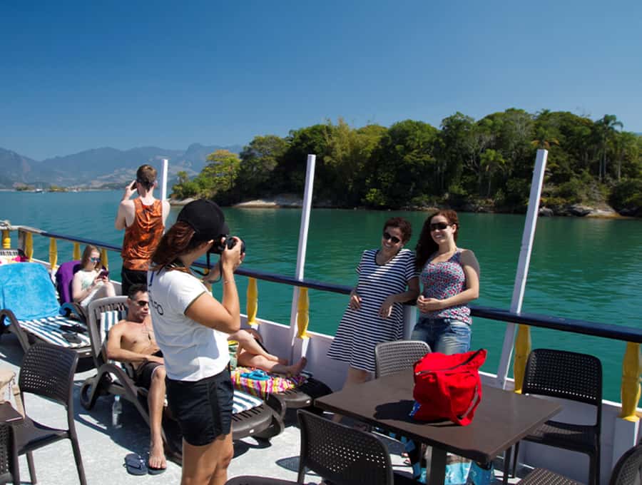 Paraty Bay: Islands & Beaches Boat Tour with Snorkeling - Paraty Bay by boat: what a 5-hour sailing day is really like
