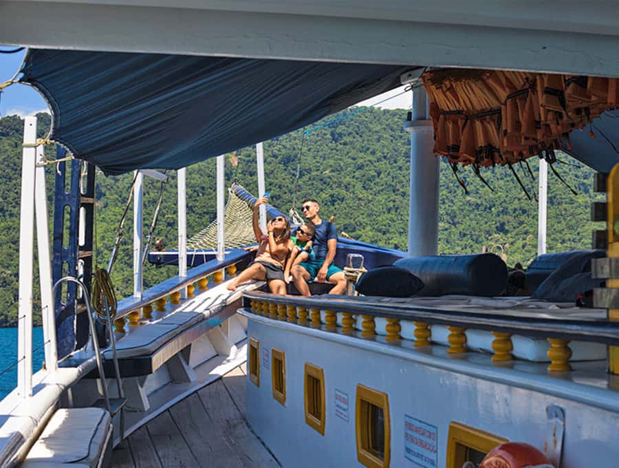 Paraty Bay: Islands & Beaches Boat Tour with Snorkeling - The four stops in Paraty Bay: beaches, islands, and when snorkeling works