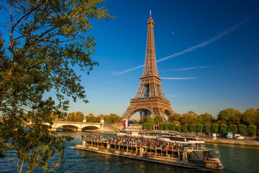 Paris: Evening Bike and Boat Tour - Where the tour starts: Place Saint-Michel in the Latin Quarter