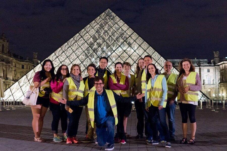 Paris: Evening Bike and Boat Tour - Night riding route: from Notre-Dame area to Eiffel Tower lights