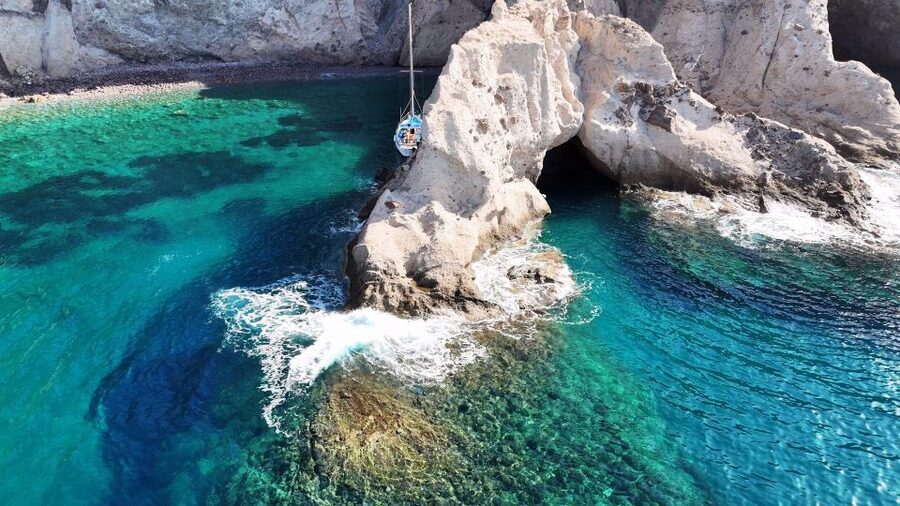 Paros Antiparos: Full-Day Boat Tour with Lunch & Drinks - Despotiko lunch: grilled food on-board, with sides that actually fit