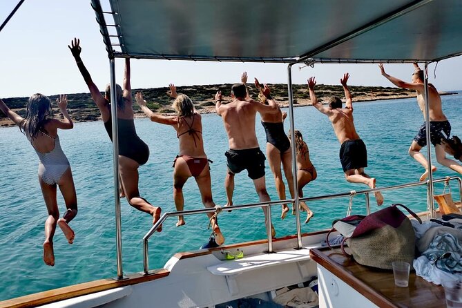 Paros Half Day Boat Tour from Naoussa port and Bay . - A half-day Paros boat loop that keeps the focus on swimming