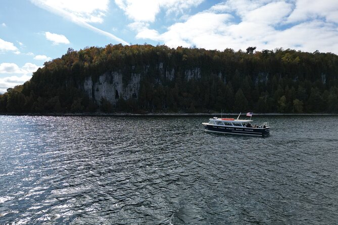 Peninsula Park Caves Scenic Boat Tour - Entering the route: how this 90-minute cruise really plays out