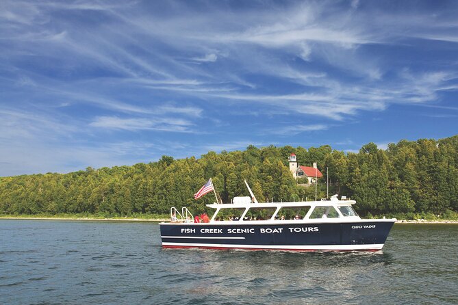 Peninsula Park Caves Scenic Boat Tour - Svens Bluff and the Niagara Escarpment view