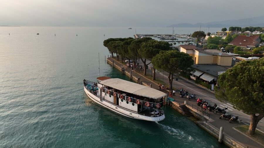 Peschiera: Afternoon Boat Trip to Sirmione with Swim Stop - The cruise part: sailing the southern coast and circling Sirmione