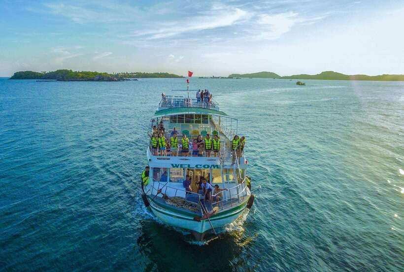Phu Quoc: Cable Car Ride and 3 Islands Boat Tour with Lunch - Cable car views over the An Thoi Archipelago
