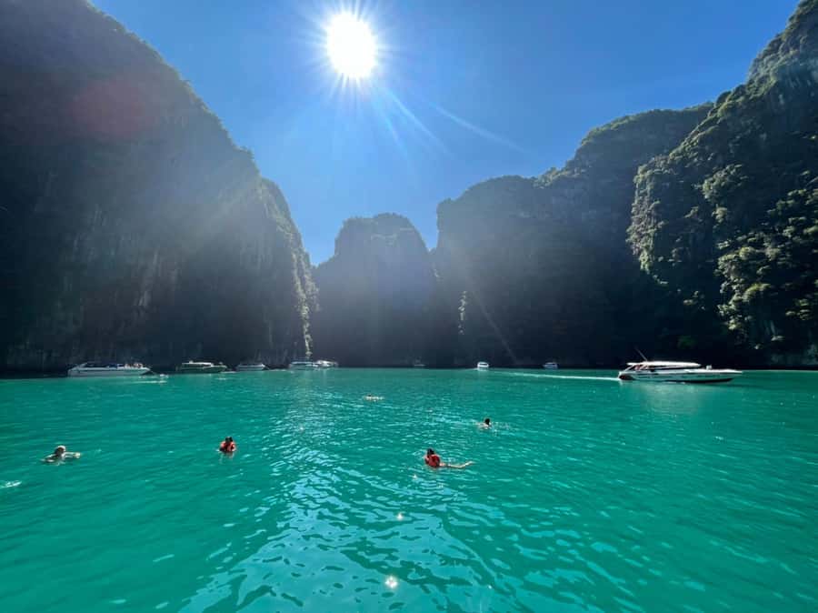Phuket: Phi Phi Sunrise Boat Tour to Bamboo and Khai Island - Pileh Lagoon and Phi Phi Don snorkeling: where the color comes from