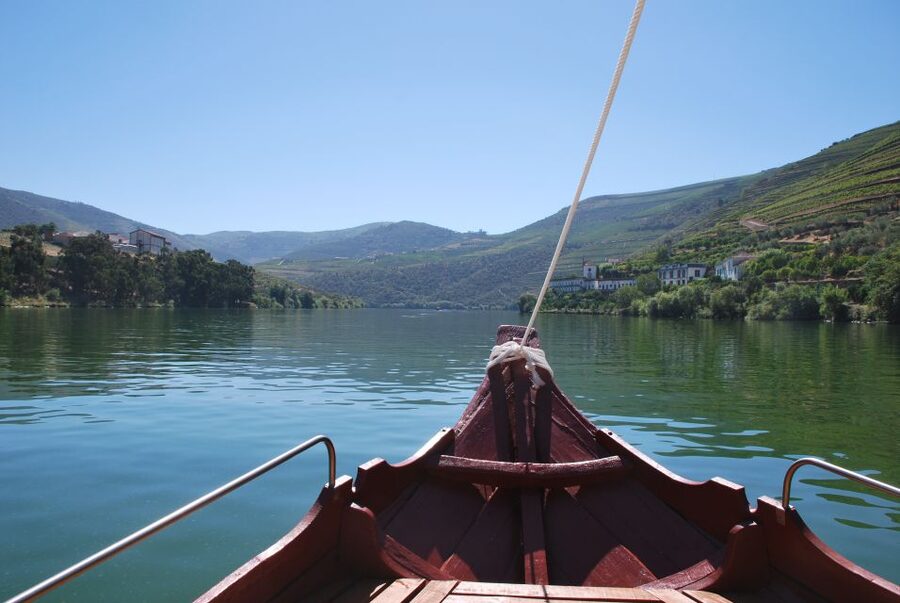 Pinhão: 2-Hour Rabelo Boat Tour with Audio Guide - Getting to the pier in Pinhão (and not overthinking it)