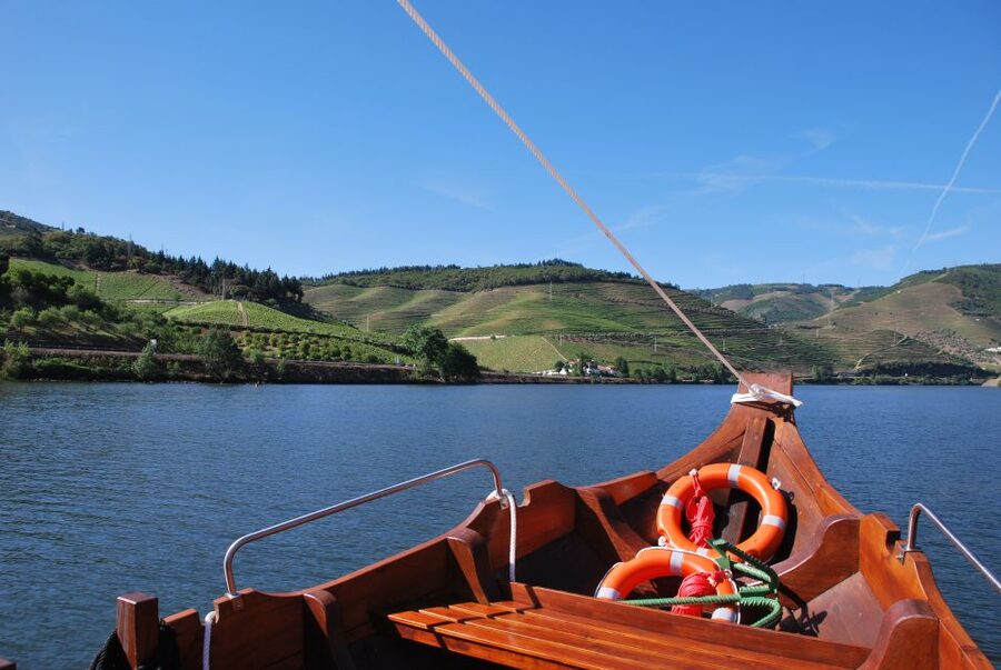 Pinhão: 2-Hour Rabelo Boat Tour with Audio Guide - Should you book the Pinhão 2-hour Rabelo boat tour?