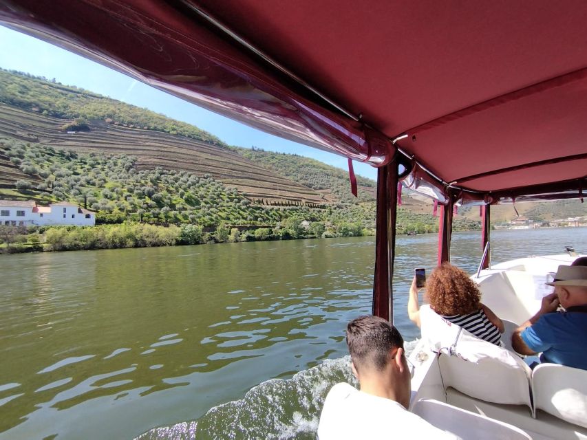 Pinhão: Douro River 50-min Boat Trip with Port Wine - Passing Quinta do Bomfim, Quinta da Roeda, Quinta da Romaneira, Quinta das Carvalhas
