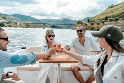 Pinhão: Douro River Solar Boat Tour with Wine Tasting - Getting to Daurum Solar Boats without stress