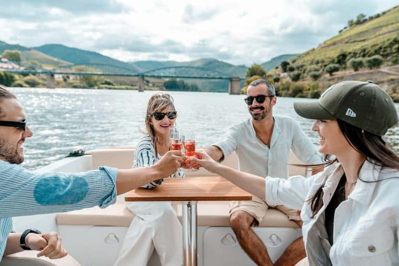Pinhão: Douro River Solar Boat Tour with Wine Tasting - Getting to Daurum Solar Boats without stress