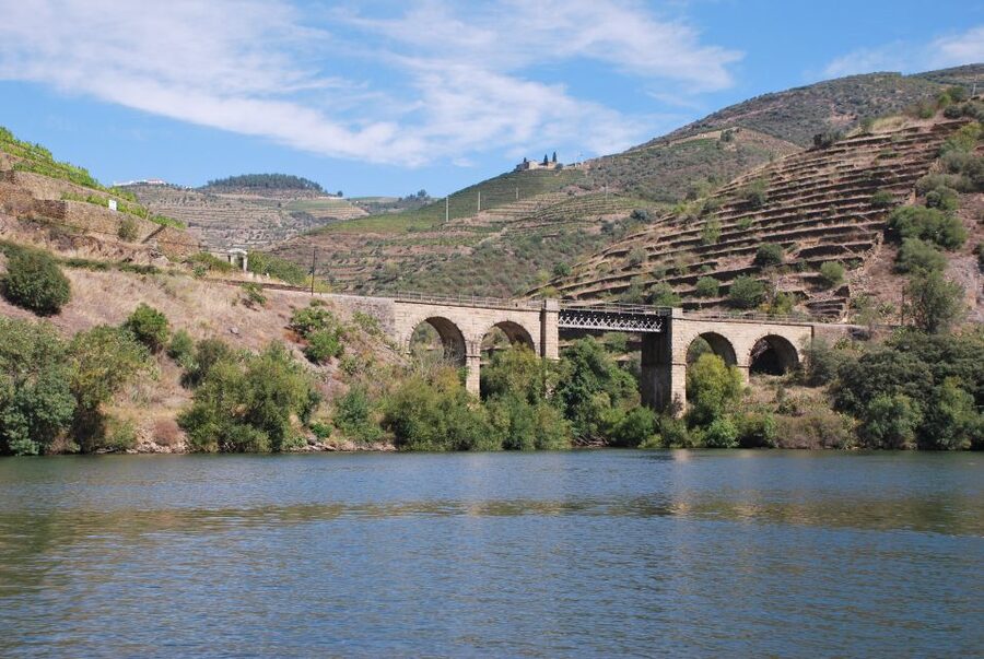 Pinhão: Douro Valley Rabelo Boat Tour and Kayak Experience - From Tua Back to Pinhão: The 12 km Kayak Through Old Vine Country