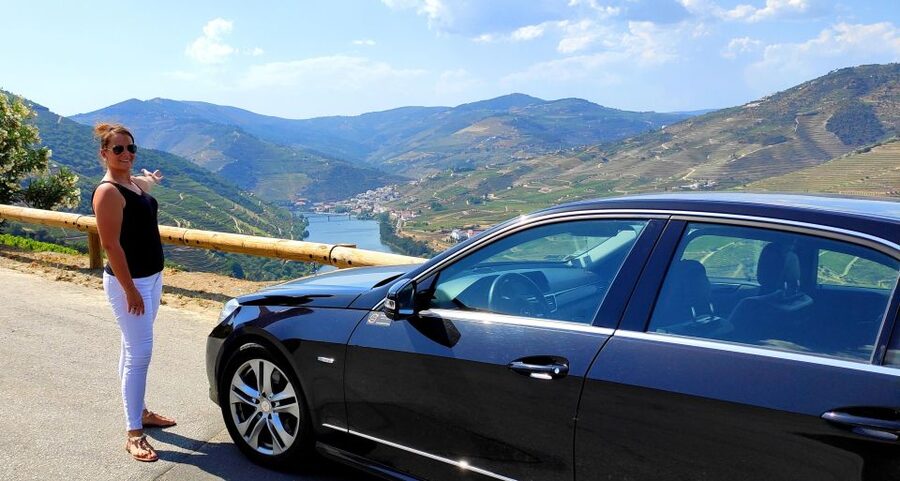 Pinhão: Douro Valley with Wine Tasting, Boat Trip and Lunch - The 50-Minute Douro River Boat Cruise: Views First, Then Meaning