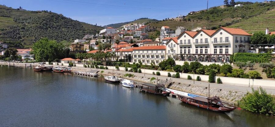 Pinhão: Douro Valley with Wine Tasting, Boat Trip and Lunch - Meeting Point and the Morning Rhythm in Pinhão