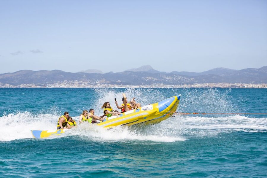 Playa de Palma: Banana Boat Ride - Check-in, life jacket, and the safety rhythm