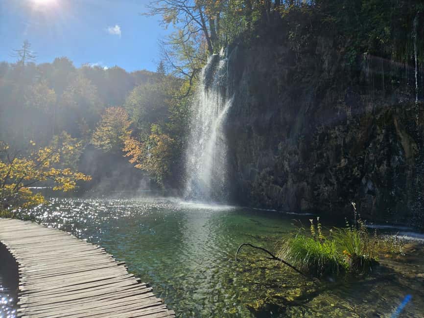 Plitvice: Plitvice Lakes Guided Tour with Boat Ride - Upper Lakes option: a different pace and more open views