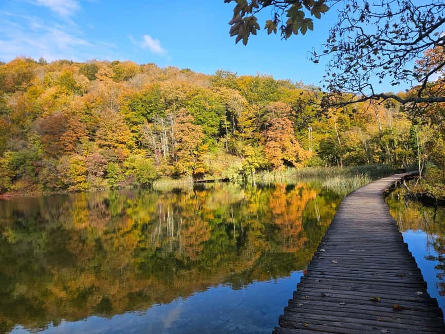 Plitvice: Plitvice Lakes Guided Tour with Boat Ride - Lower Lakes: where the waterfalls do the talking