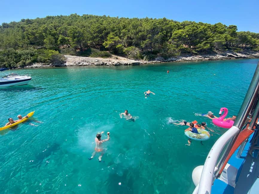 Podstrana: Full-Day Boat Trip to Brač and Shipwreck Kontesa - Sutivan Free Time on Brač: Small-Town Walking Without a Rush
