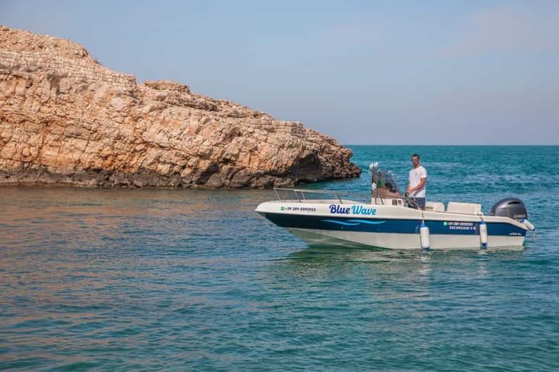 Polignano a Mare: Boat Tour with Prosecco and Snacks - Aperitivo on Board: Prosecco, Taralli, and the Music Factor