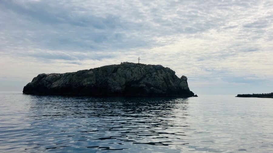 Polignano a Mare: Boat Trip, Swim & Cave with Aperitif - Meeting Point and Getting There: Find Ludovica, Then Relax
