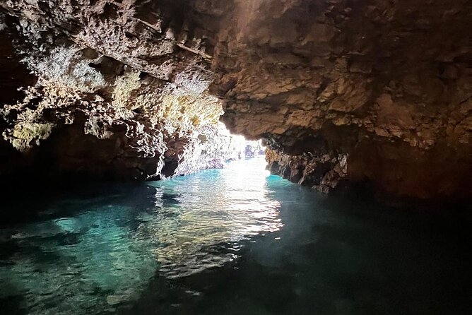 Polignano a Mare luxury boat tour, aperitif, diving and snorkeling - Guide and captain vibe: friendly, with one caution