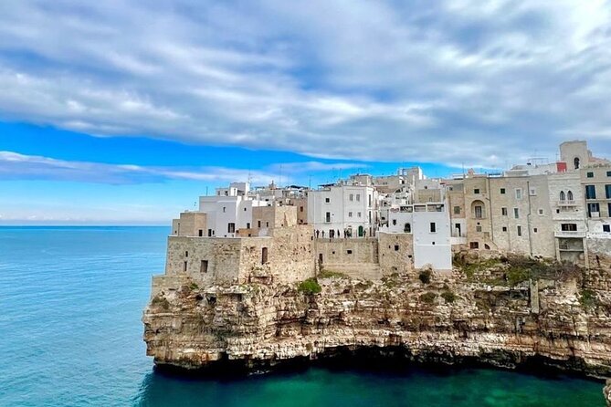 Polignano a Mare luxury boat tour, aperitif, diving and snorkeling - The 90-minute plan: what you really get