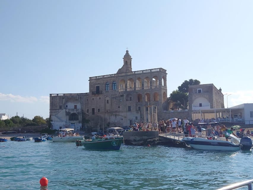 Polignano's coast and caves: a boat tour with drinks, swimming, music, and fun - Who should book this Polignano cave cruise?