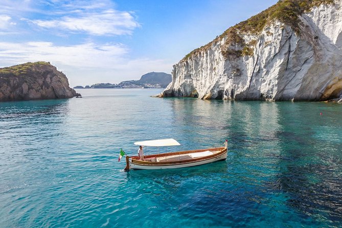 Ponza, boat trip on board the Zannone 1954 - Getting to the Pier: The Part That Can Make or Break Your Morning