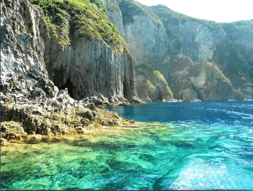 Ponza/Palmarola boat tour with lunch on board - Why Ponza and Palmarola feel like the right pairing