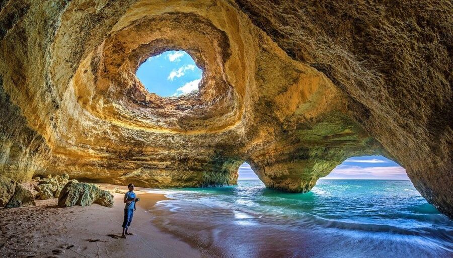 Portimao: Boat trip to the Benagil Cave - Adrenaline, comfort, and safety on a speedboat