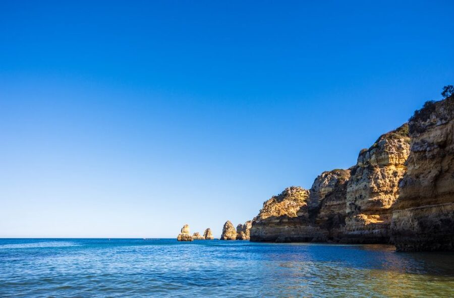 Portimão: Carvalho & Marinha Beach, Benagil Cave Boat Tour - Comfort, safety, and what to bring so you enjoy it fully