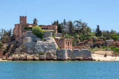 Portimão Private Boat Tour Caves Circuit and Coast Sightseeing - The Benagil cave experience: close viewing on a small private boat