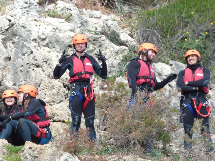 Portinho da Arrábida: Coasteering Boat Tour - What you actually do: climbs, controlled descents, and cave corridors