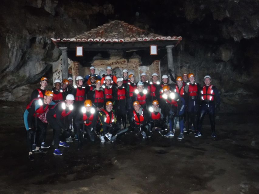 Portinho da Arrábida: Coasteering Boat Tour - Zip line and cliff jumps: the adrenaline chapters