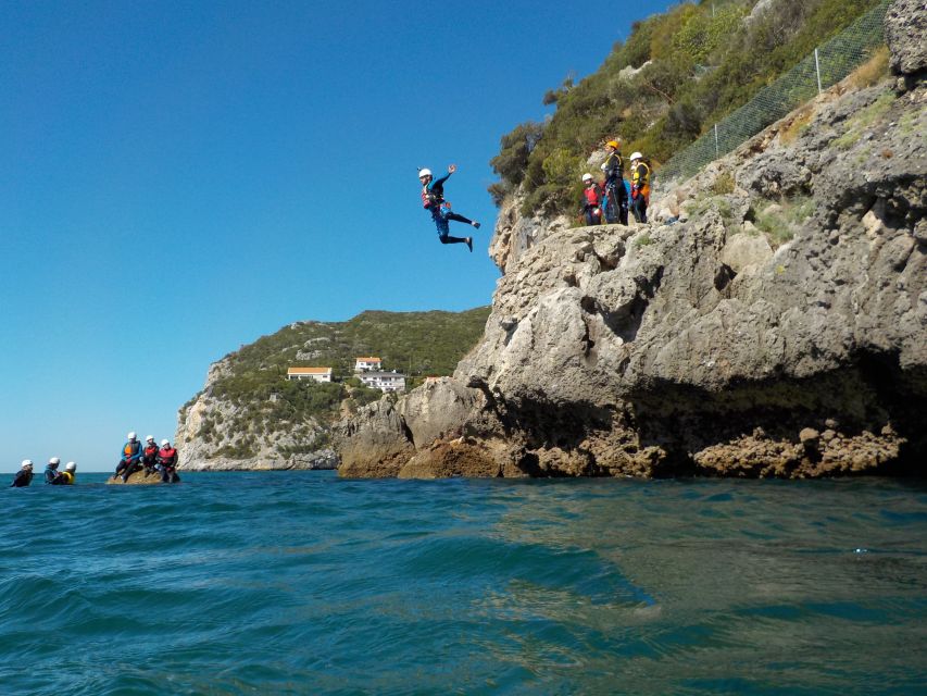 Portinho da Arrábida: Coasteering Boat Tour - Meet-up at Portinho Arrábida: arriving like you mean it