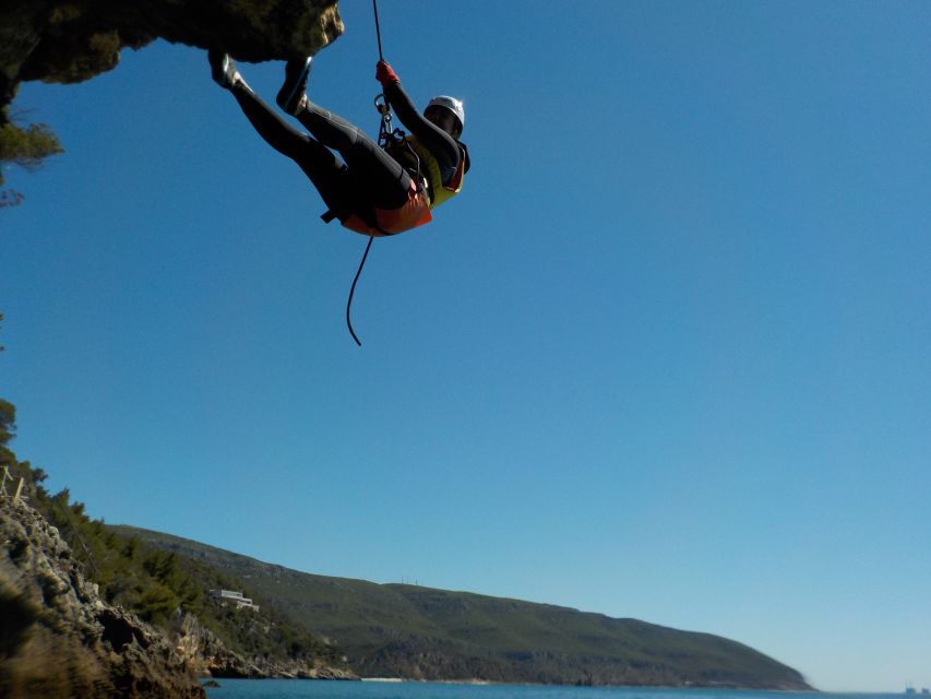 Portinho da Arrábida: Coasteering Boat Tour - Guides and coaching: what the best days feel like
