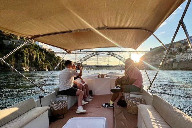 Porto:Douro River boat tour under the 6 bridges - What you’ll actually do onboard: the flow of the 2 hours