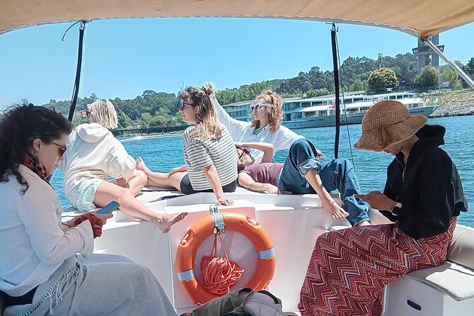 Porto:Douro River boat tour under the 6 bridges - Private-group feel: up to 8 travelers, minimum 2