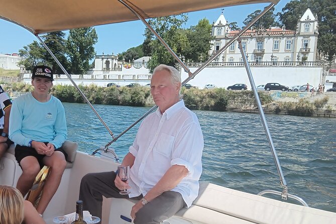 Porto:Douro River boat tour under the 6 bridges - Who should book this Douro In Board cruise