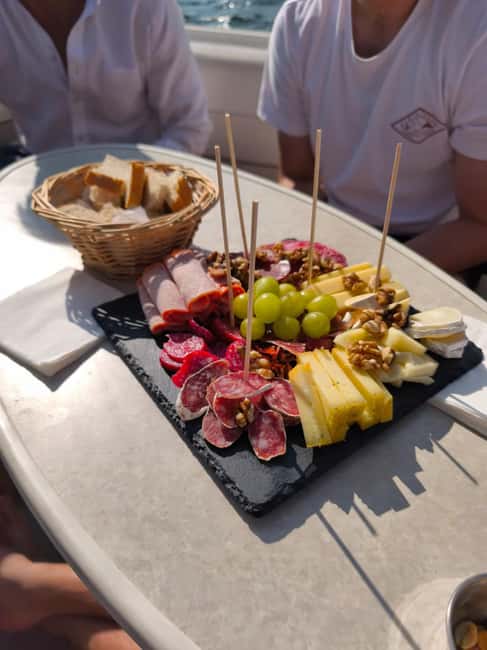 Porto: Douro River Cruise & Boat Tour with Port Wine Tasting - Douro river views that feel private, not packed