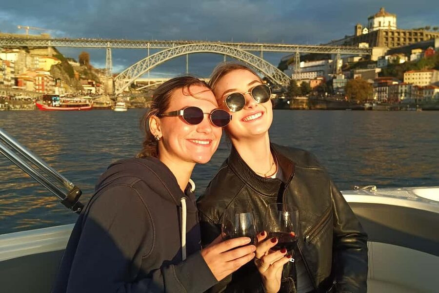 Porto: Douro River Cruise & Boat Tour with Port Wine Tasting - Passing under Porto’s six bridges: the best views come from moving